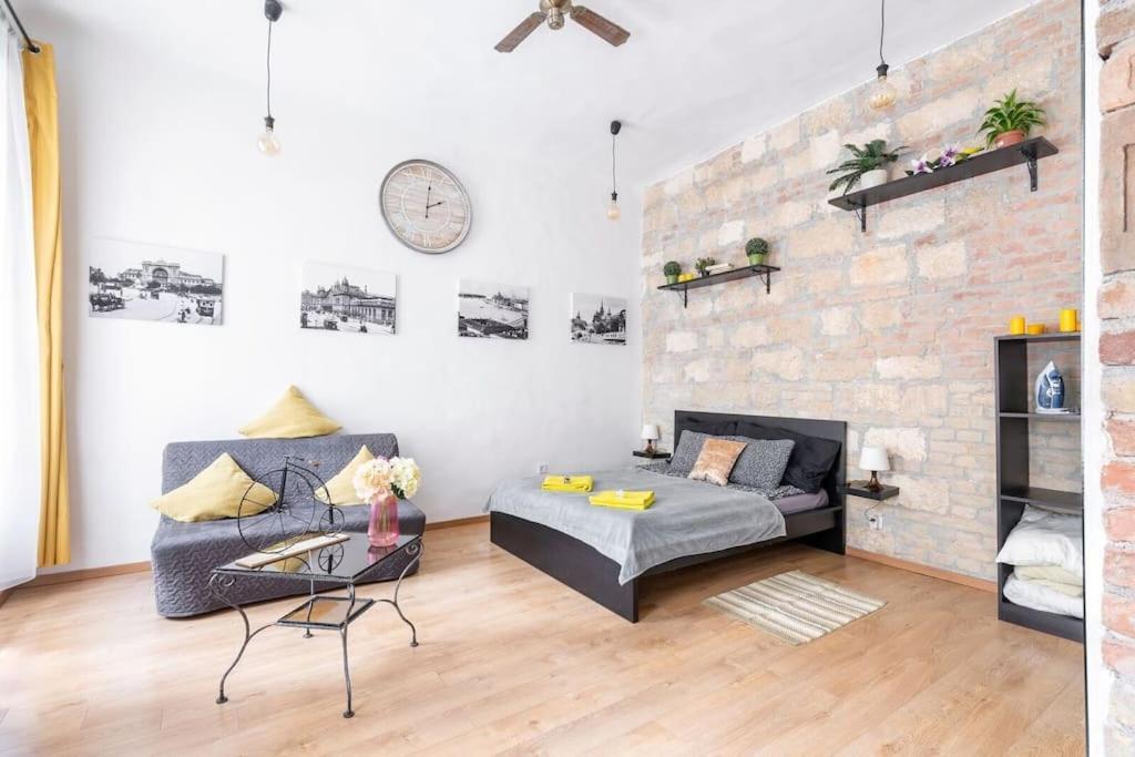 Vintage Style Cozy Downtown Apartment. ブダペスト エクステリア 写真